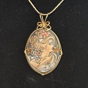 Vintage Bisque Porcelain Lady  Cameo Gold-Filled Wire Wrap Jewelry Pendant JHK